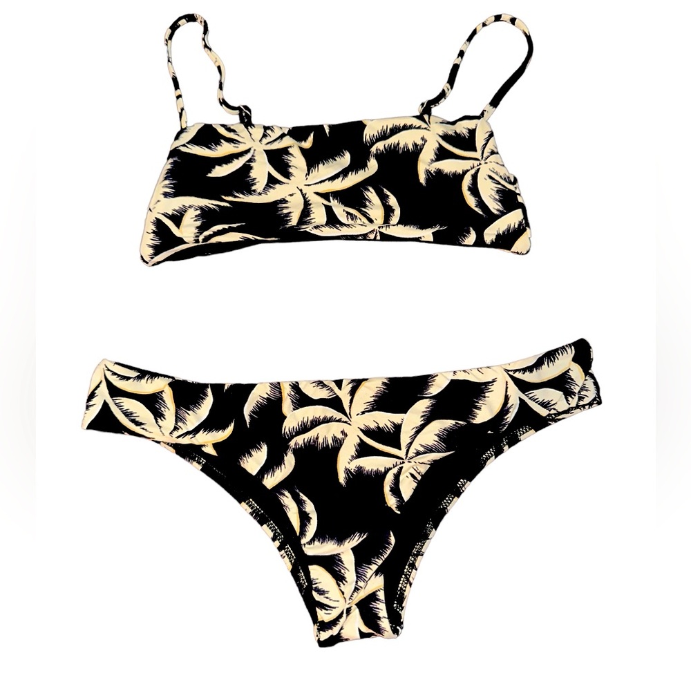 NWOT Billibong black & cream with boning and adjustable straps!